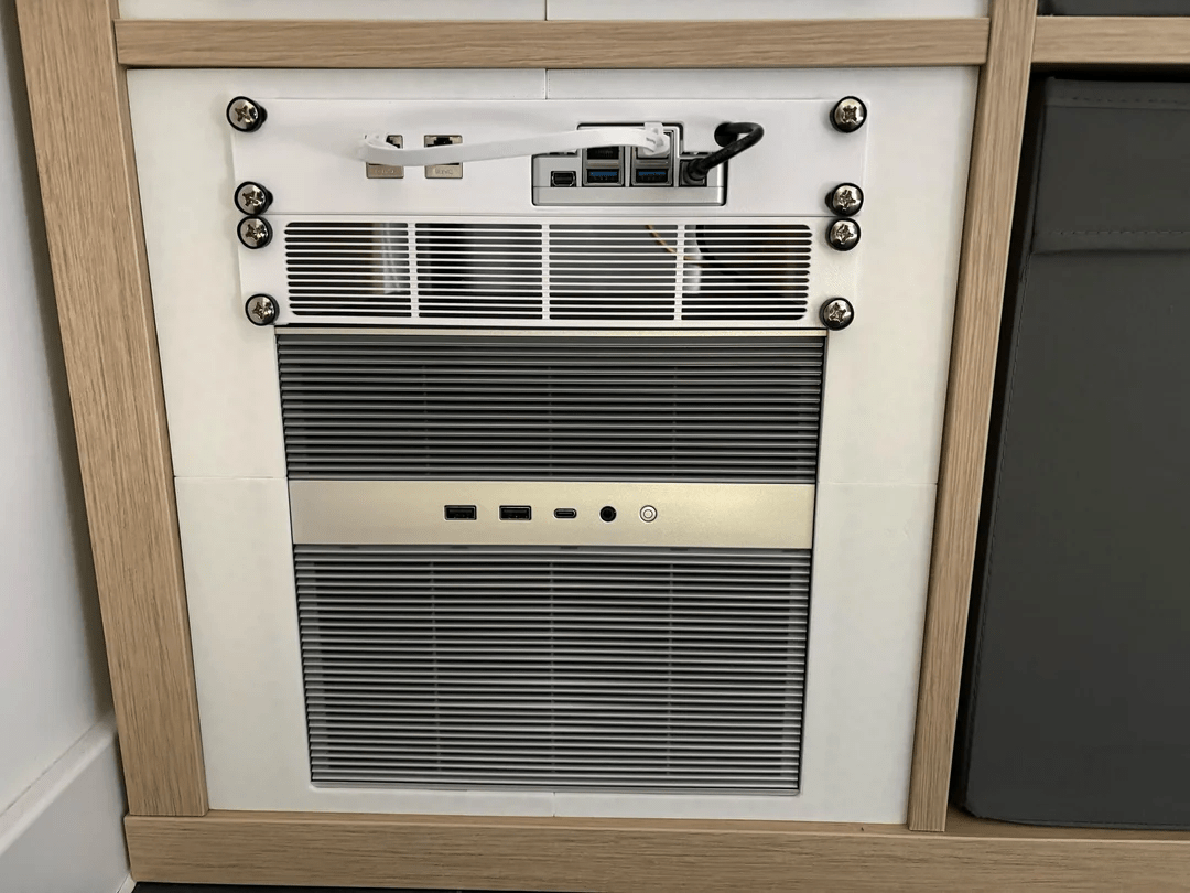 I Put an Intel Arc GPU in the ZimaCube 2 — Local AI Without a Single Extra Cable - Zima Store Online