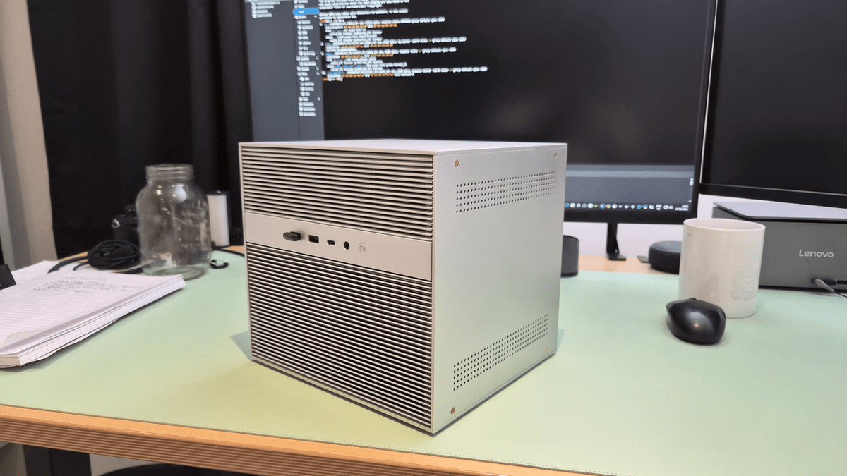 Guida al Monitoraggio del Home Lab ZimaCube: Da Uptime Kuma agli Agenti AI